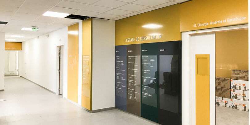 Signalétique du bâtiment de consultations de la Clinique du Tondu à Floirac