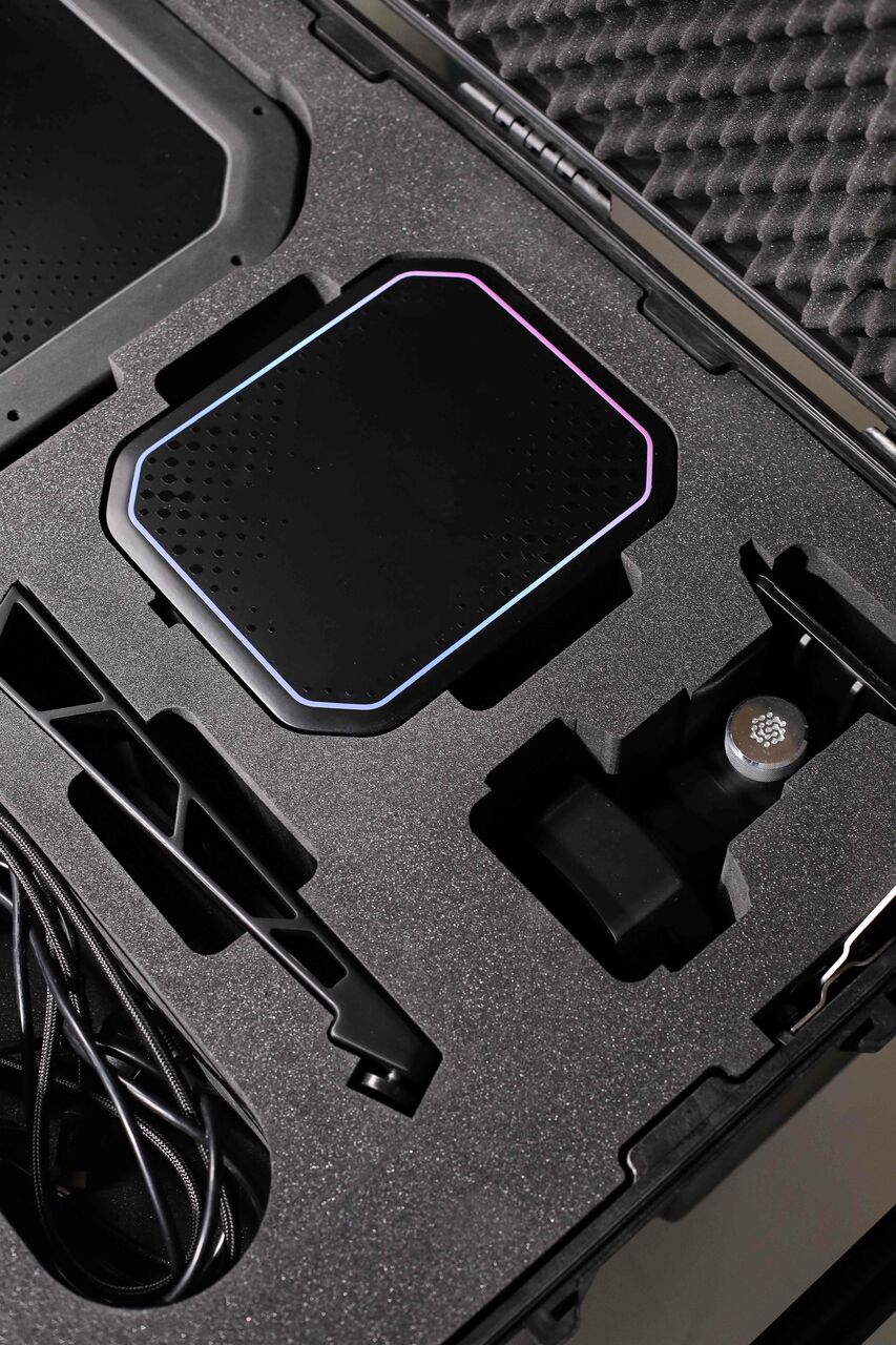 Design produit d’une antenne intelligente intégrant un éclairage fonctionnel et identitaire