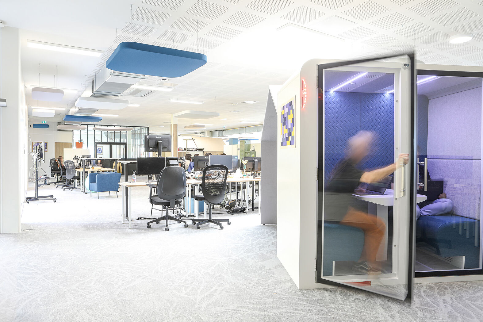 Salle de créativité intégrée dans un projet d’aménagement de bureaux éco-conçu par Félix et associés à Bordeaux