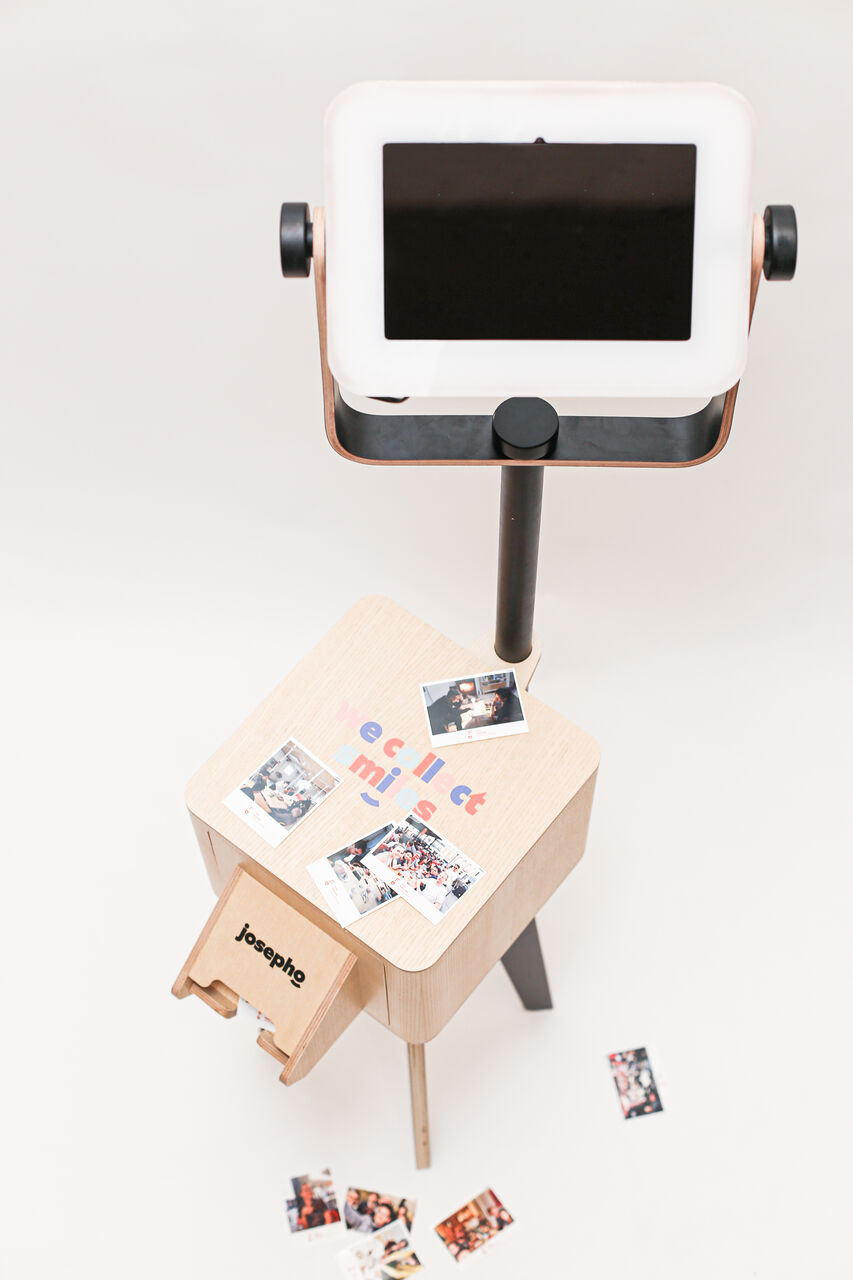 Écran et structure du photobooth Josépho développé en design industriel