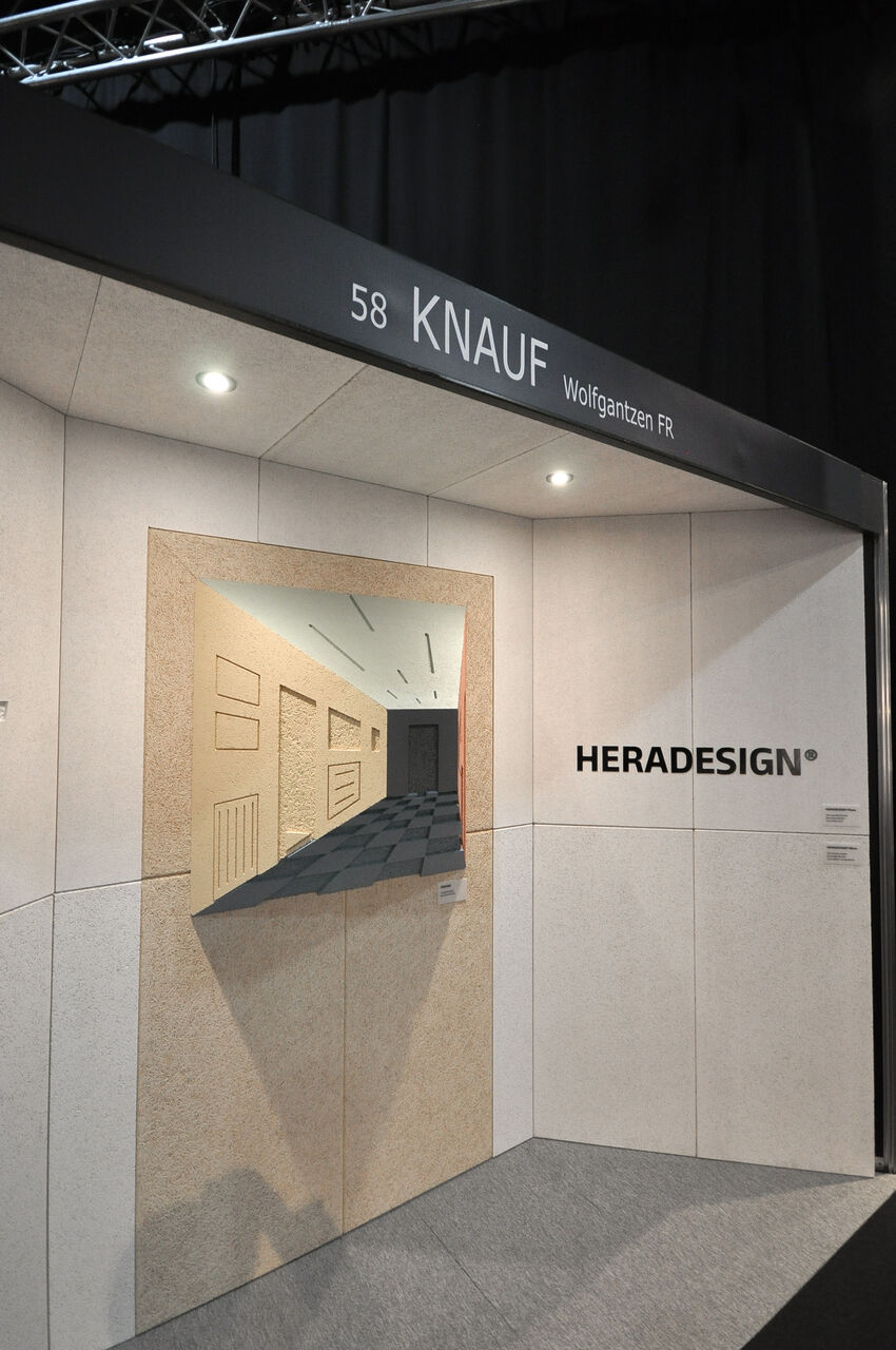 Stand professionnel Knauf Heradesign conçu pour attirer le regard sur un espace de 2,5 m²