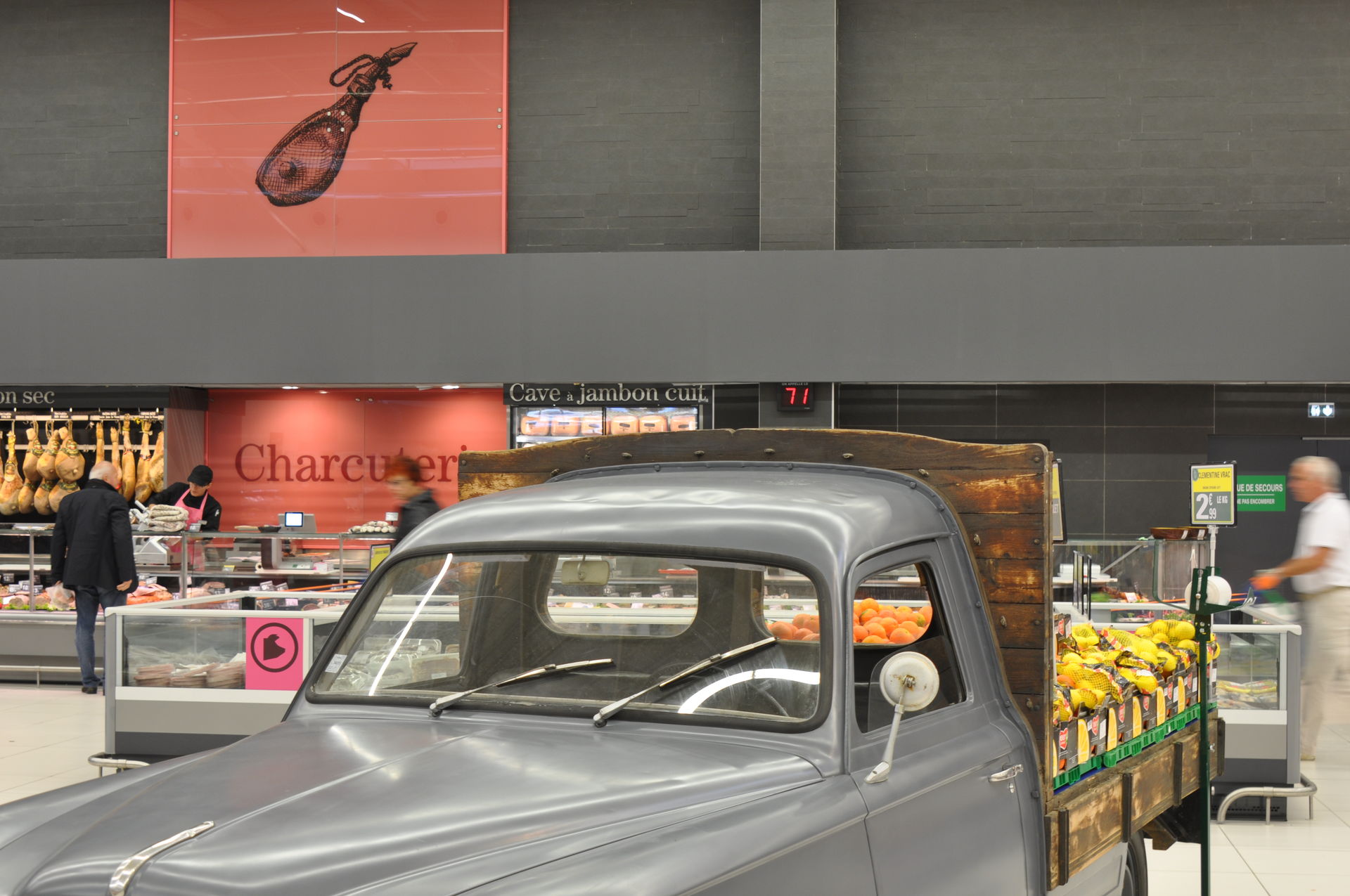 Design de magasin pour Leclerc Grand Moun (photo 6)