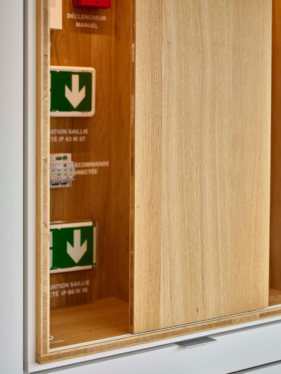 Référence de showroom Legrand illustrant le savoir-faire de Félix et associés