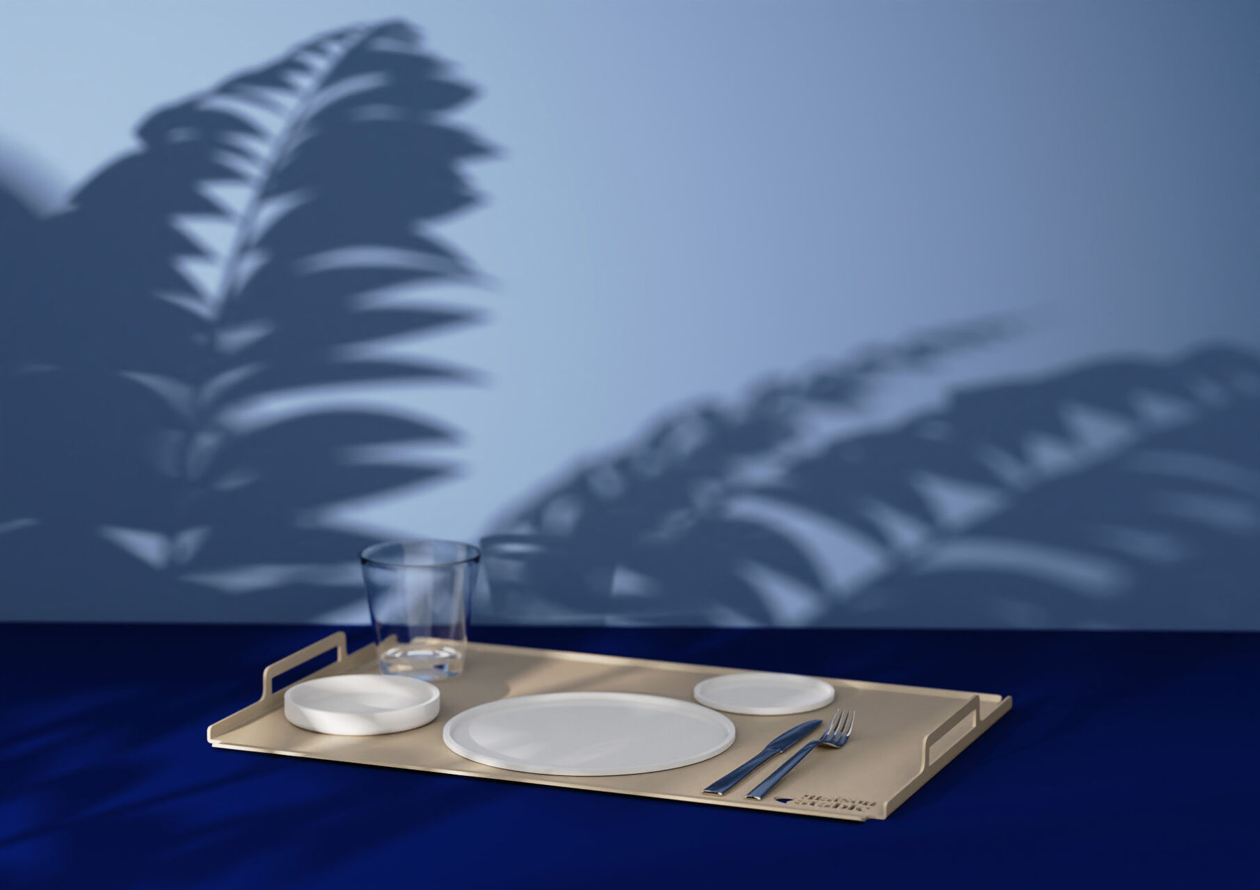 Plateaux repas design empilables compatibles avec les systèmes de transport traiteur et logistique alimentaire