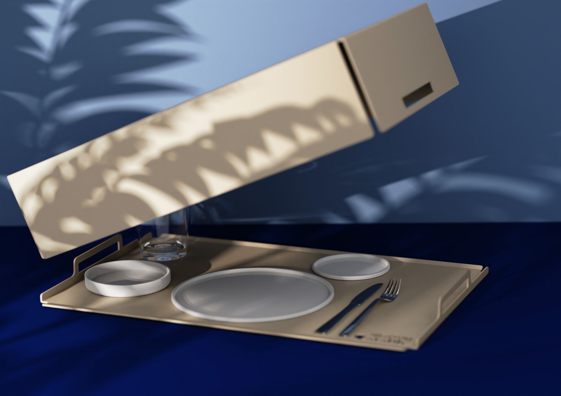 Plateau repas avec cloche de service conçu pour les traiteurs et la restauration haut de gamme