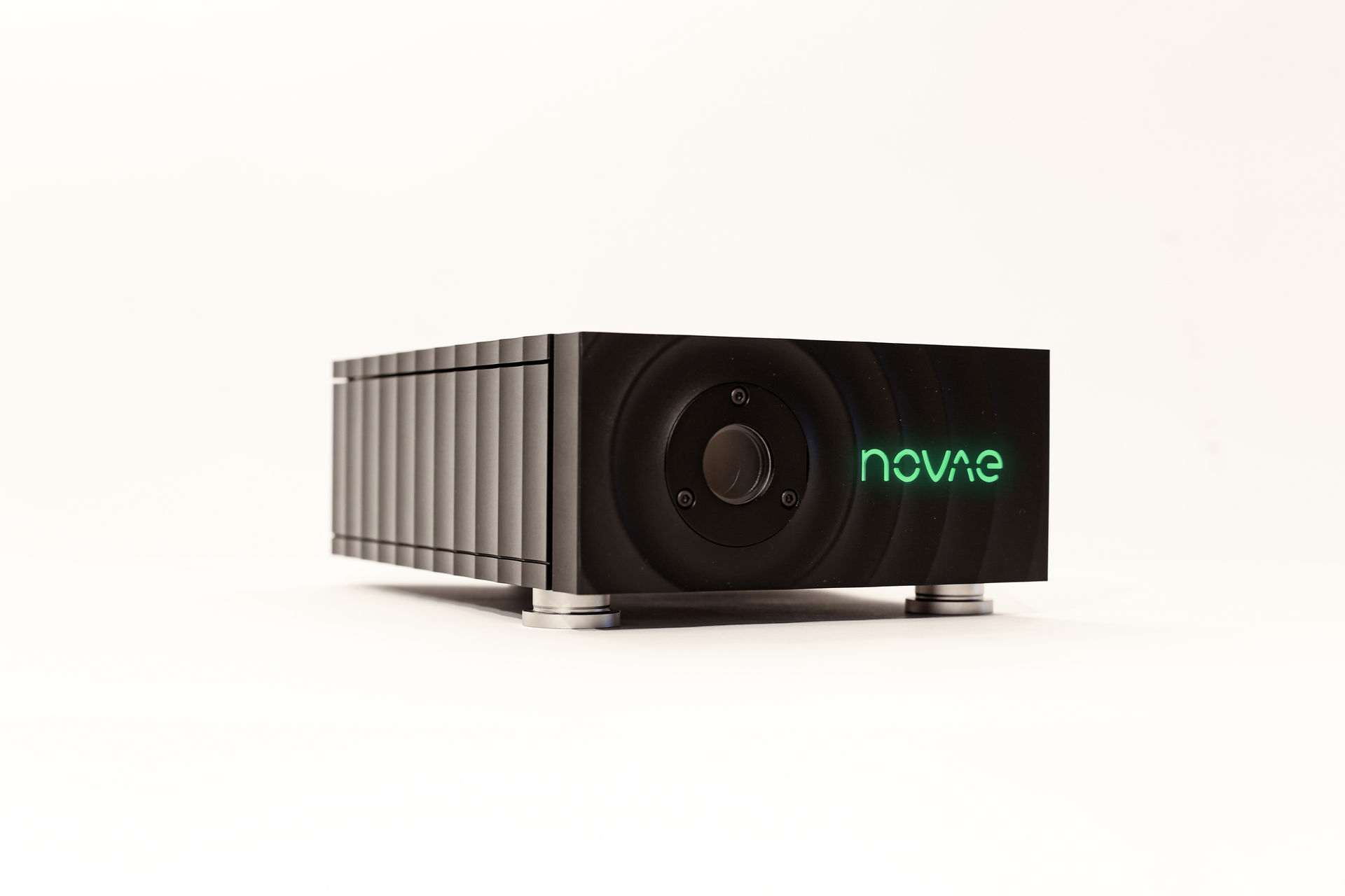 Création d’une identité de marque lasers pour Novae (photo 2)