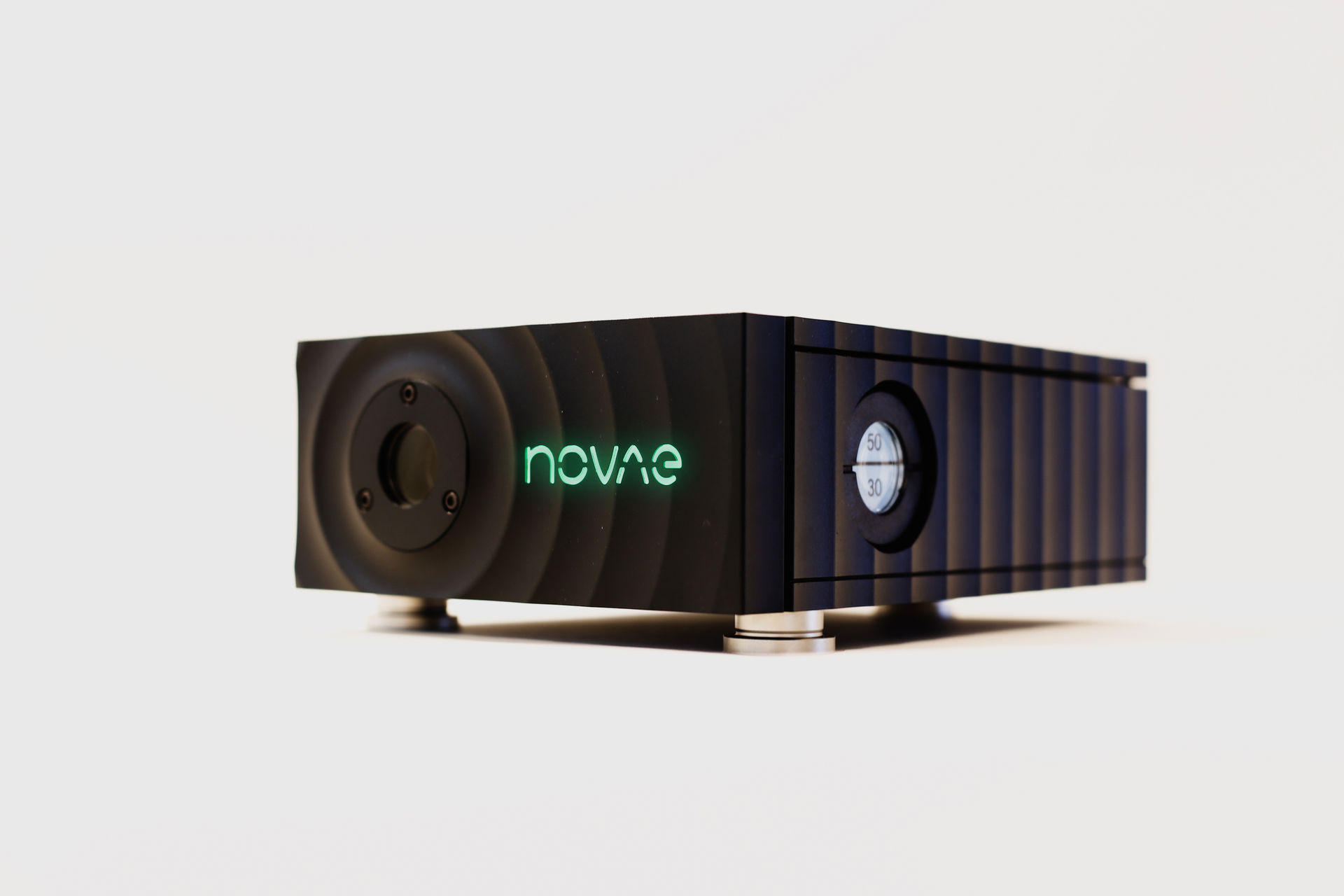 Création d’une identité de marque lasers pour Novae (photo 6)