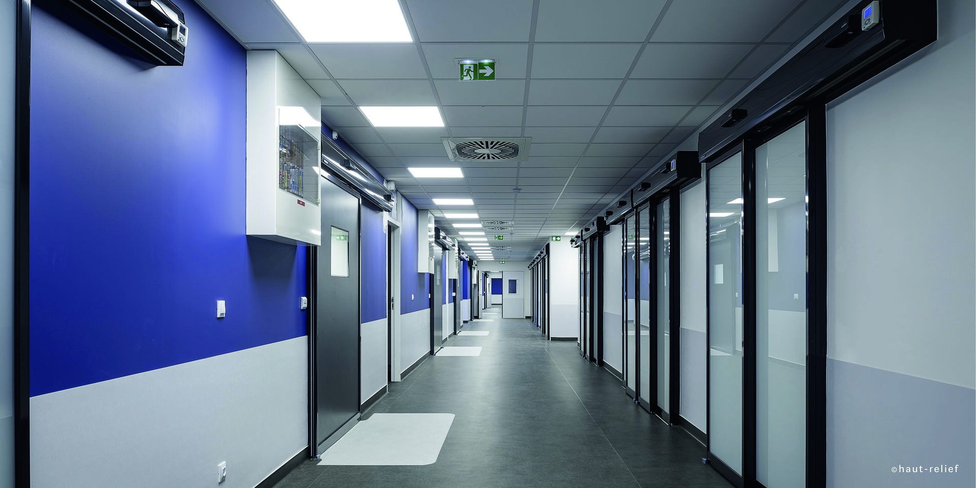 Aménagement de l’accueil patient de la Polyclinique du Tondu à Floirac par une agence de design en Gironde