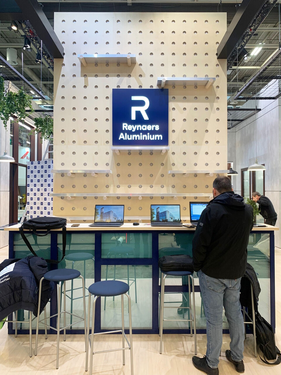 agence_design_stand_batimat_Reynaers