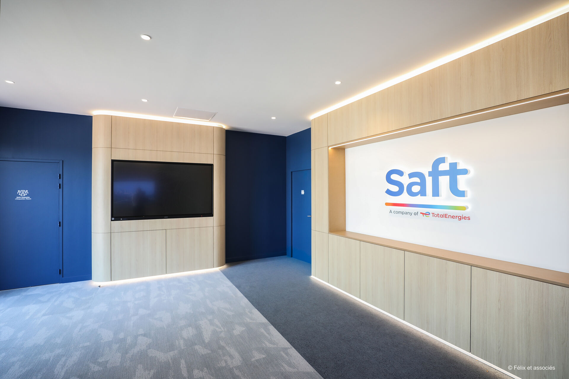 Aménagement de l'espace d'accueil VIP de Saft réalisé par Félix et associés, agence de design d'espace à Bordeaux