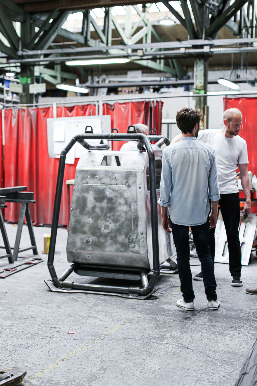 Prototype du chargeur de batterie autonome en phase de développement avant industrialisation