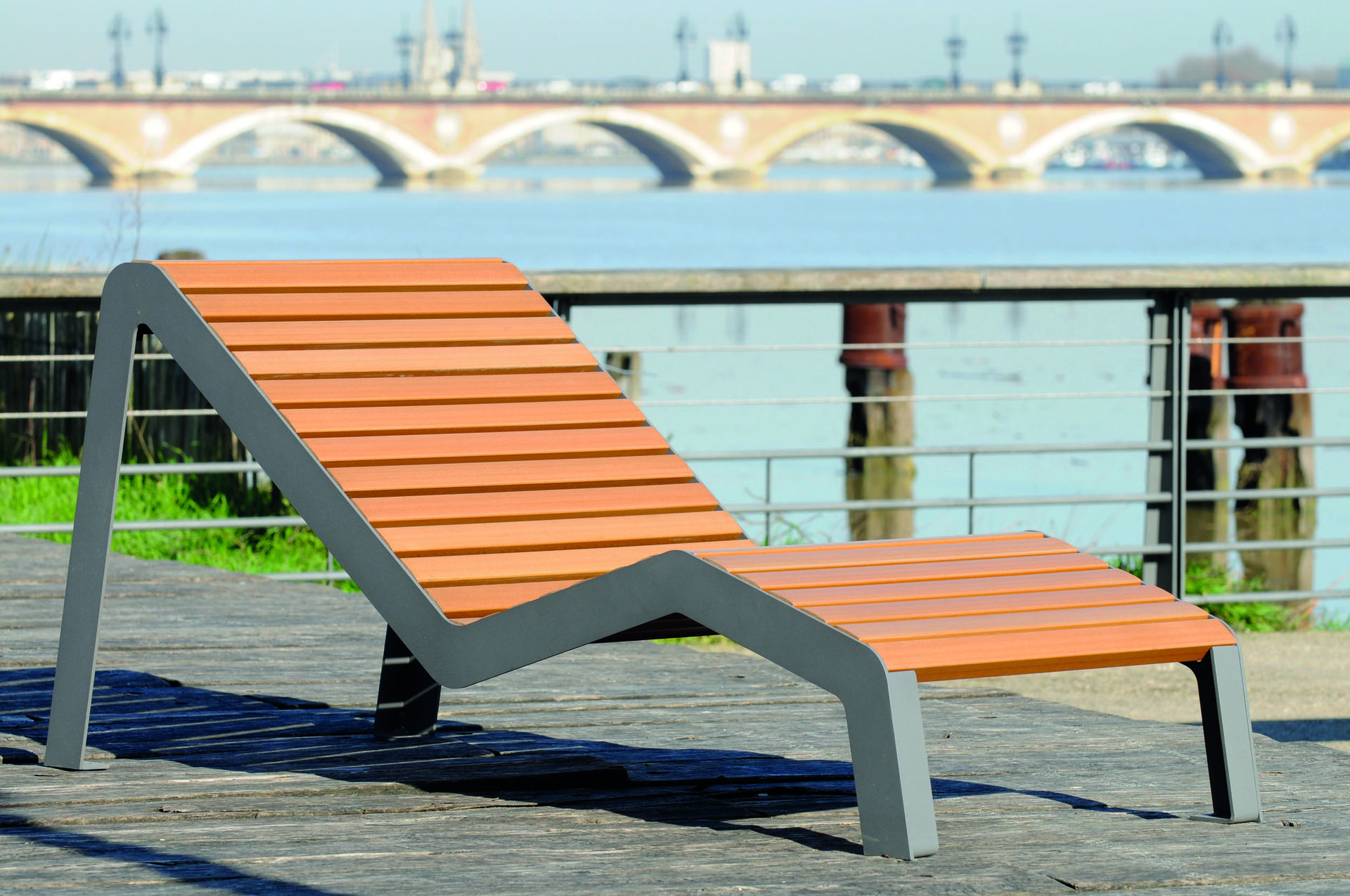 Serena, mobilier urbain pour Square (photo 7)