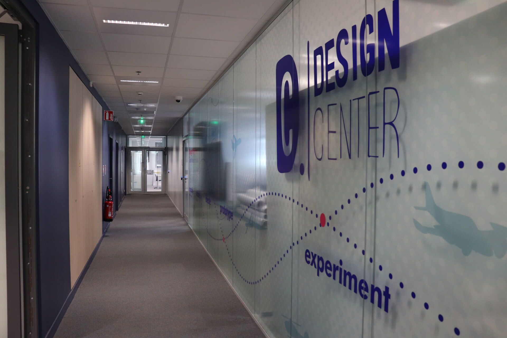 Signalétique du Design Center de l'Innovation Hub Thales, espace dédié aux ateliers de créativité et d'innovation