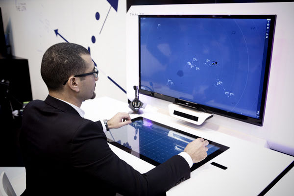 Design de console de travail pour contrôleur aérien (photo 4)