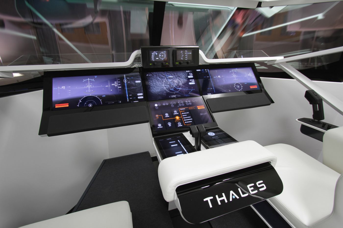 Avionics 2020 : démontrer le cockpit du futur (photo 2)