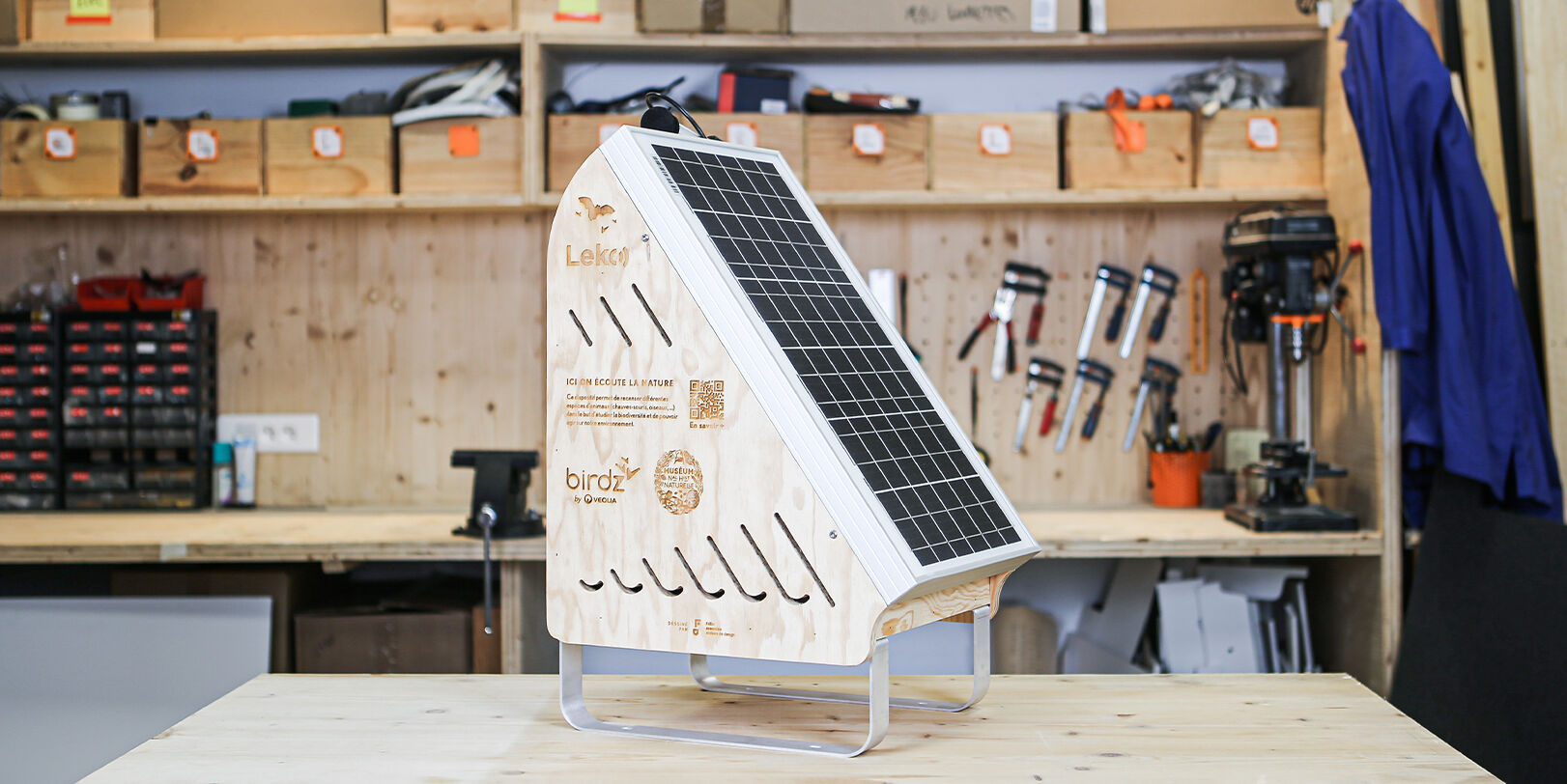 Objet autonome à énergie solaire éco-conçu pour Birdz Veolia, design produit responsable par Félix et associés