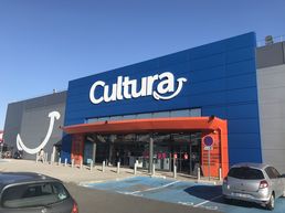 Façades des magasins Cultura