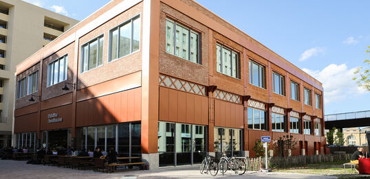 Design et création des halles gourmandes Atelier des citernes à Bordeaux 