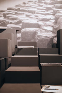 Low : veille/felix_associes_design_espace_stand_architect_work_caparol_peinture_nuancier_schwarz_noir-14.jpg