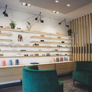 Concept de magasins d’optique pour Corfias