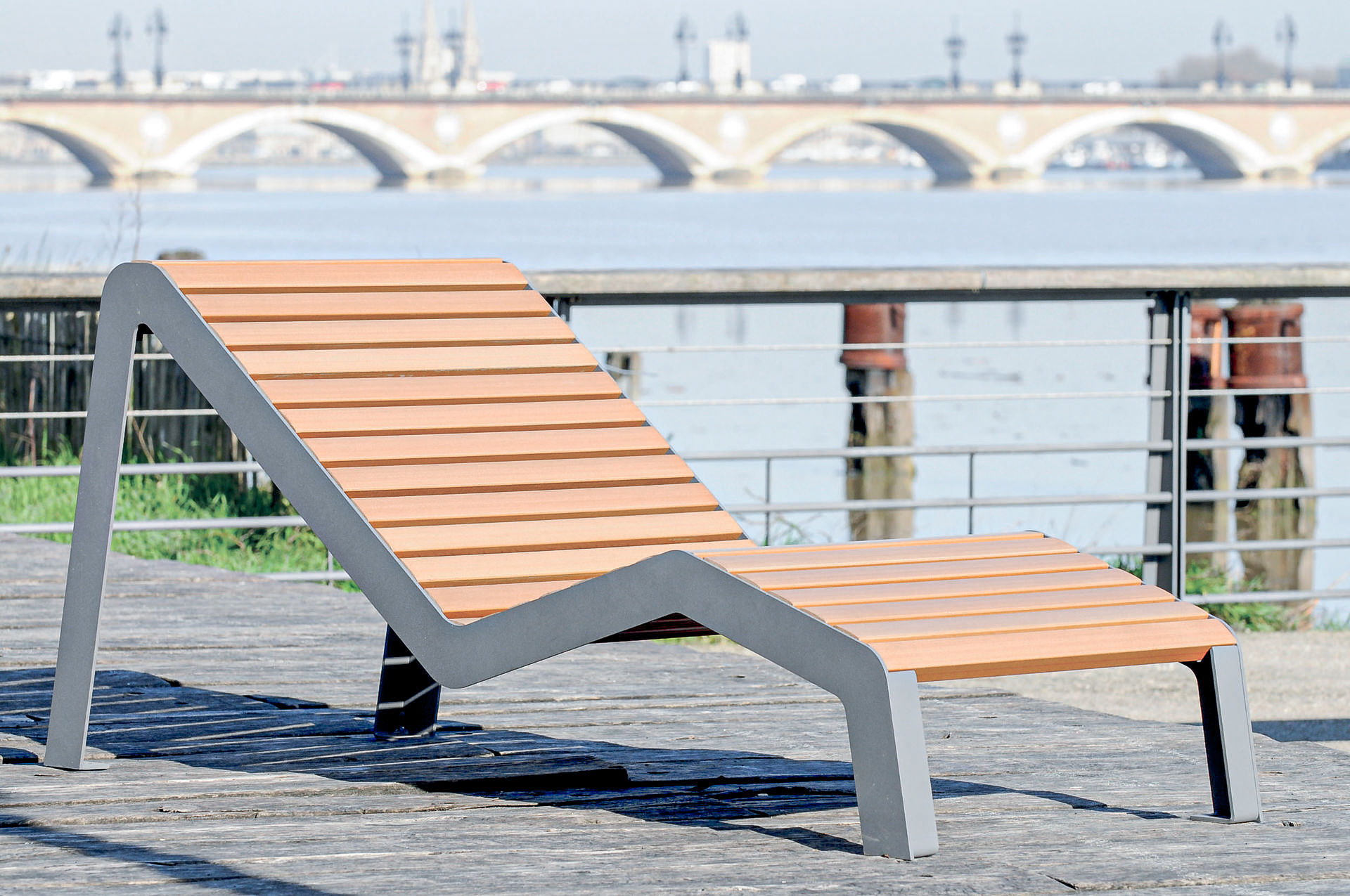Serena, mobilier urbain pour Square (photo 8)