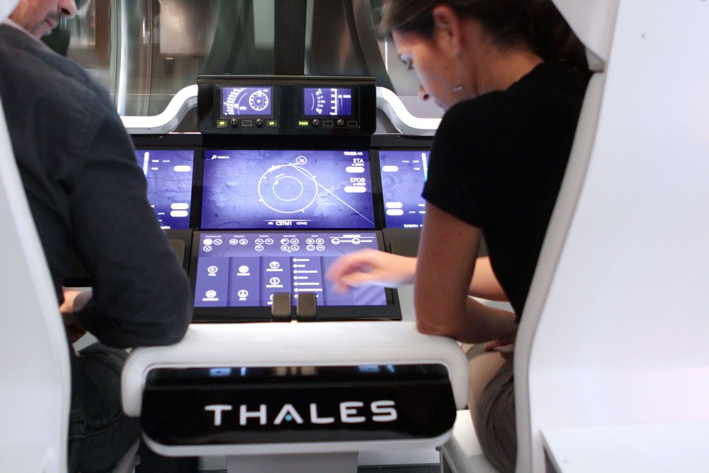 Avionics 2020 : démontrer le cockpit du futur (photo 3)
